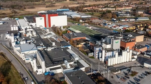 H Arla επενδύει 300 εκατ. ευρώ για παραγωγή τυριού στο εργοστάσιο της στη Σουηδία